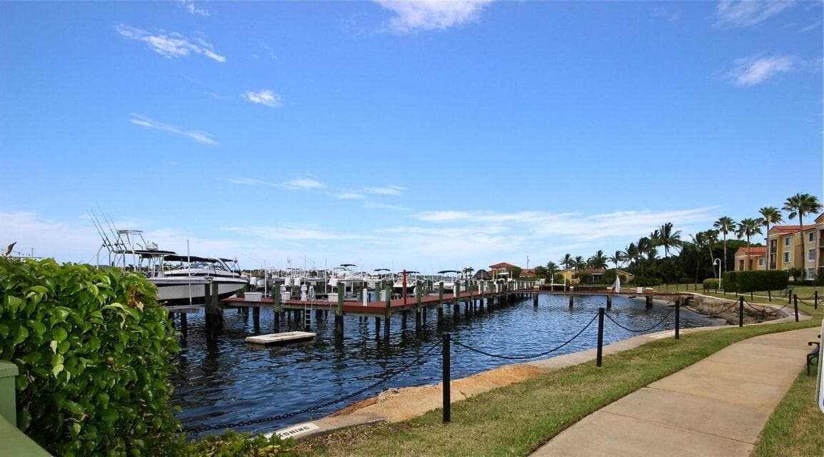 111 Yacht Club Way 305 photo 22