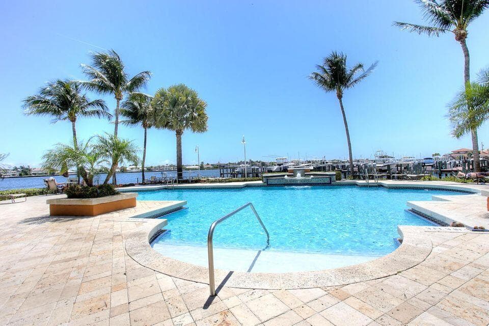 111 Yacht Club Way 305 photo 18