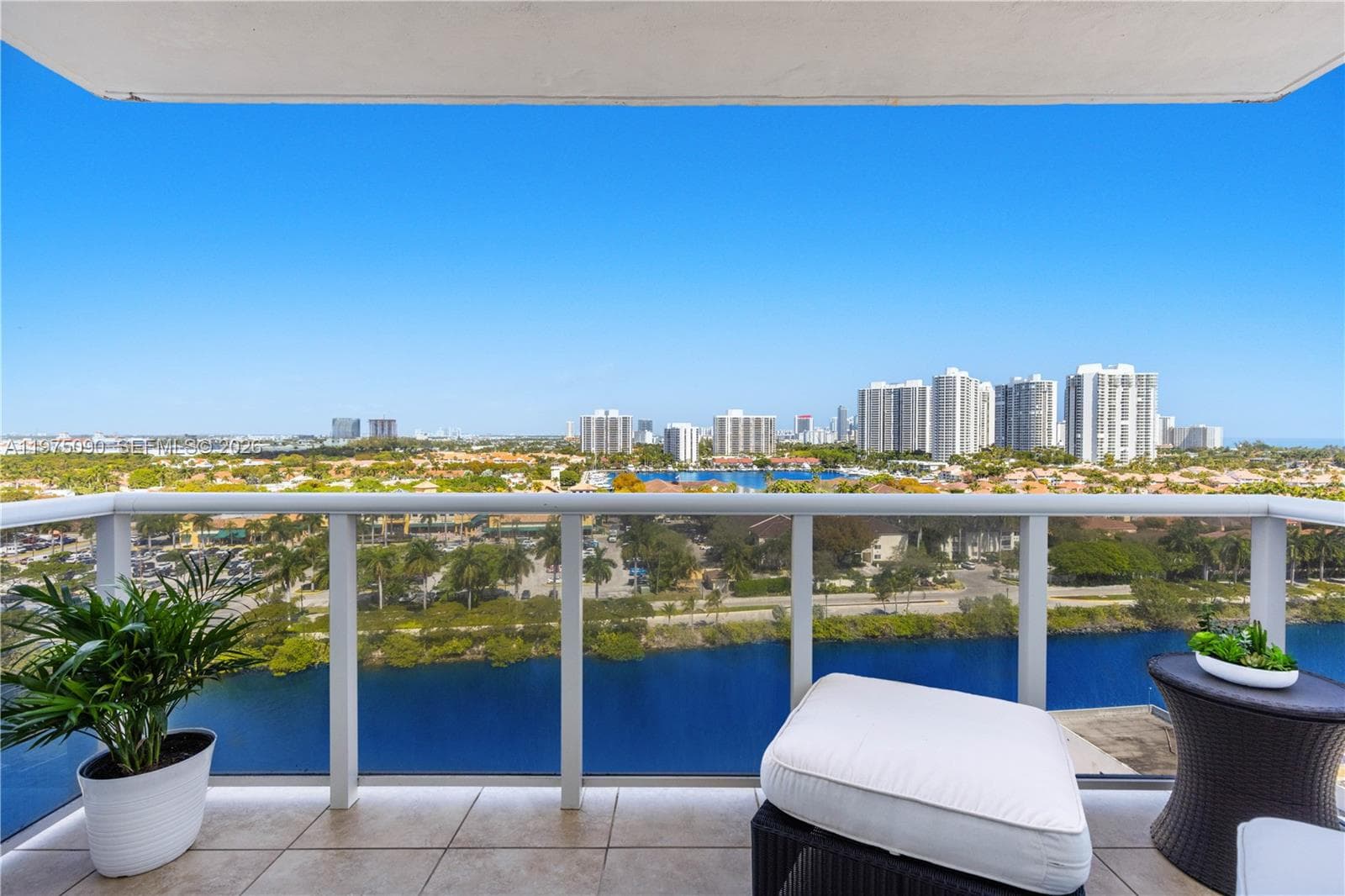 3625 N Country Club Dr 1401 photo 2