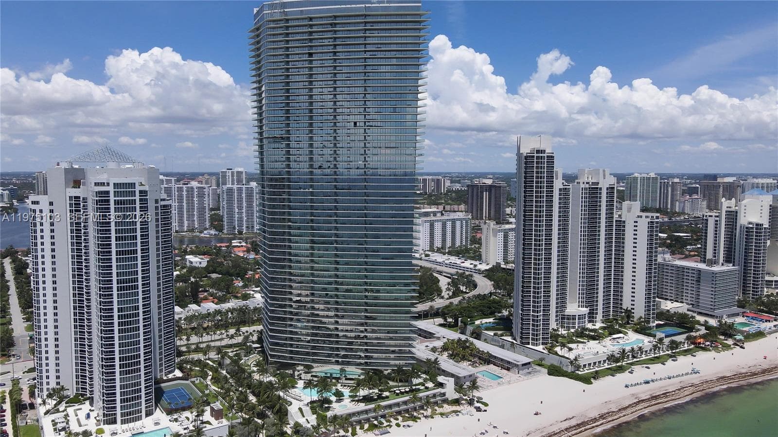 18975 Collins Ave 2