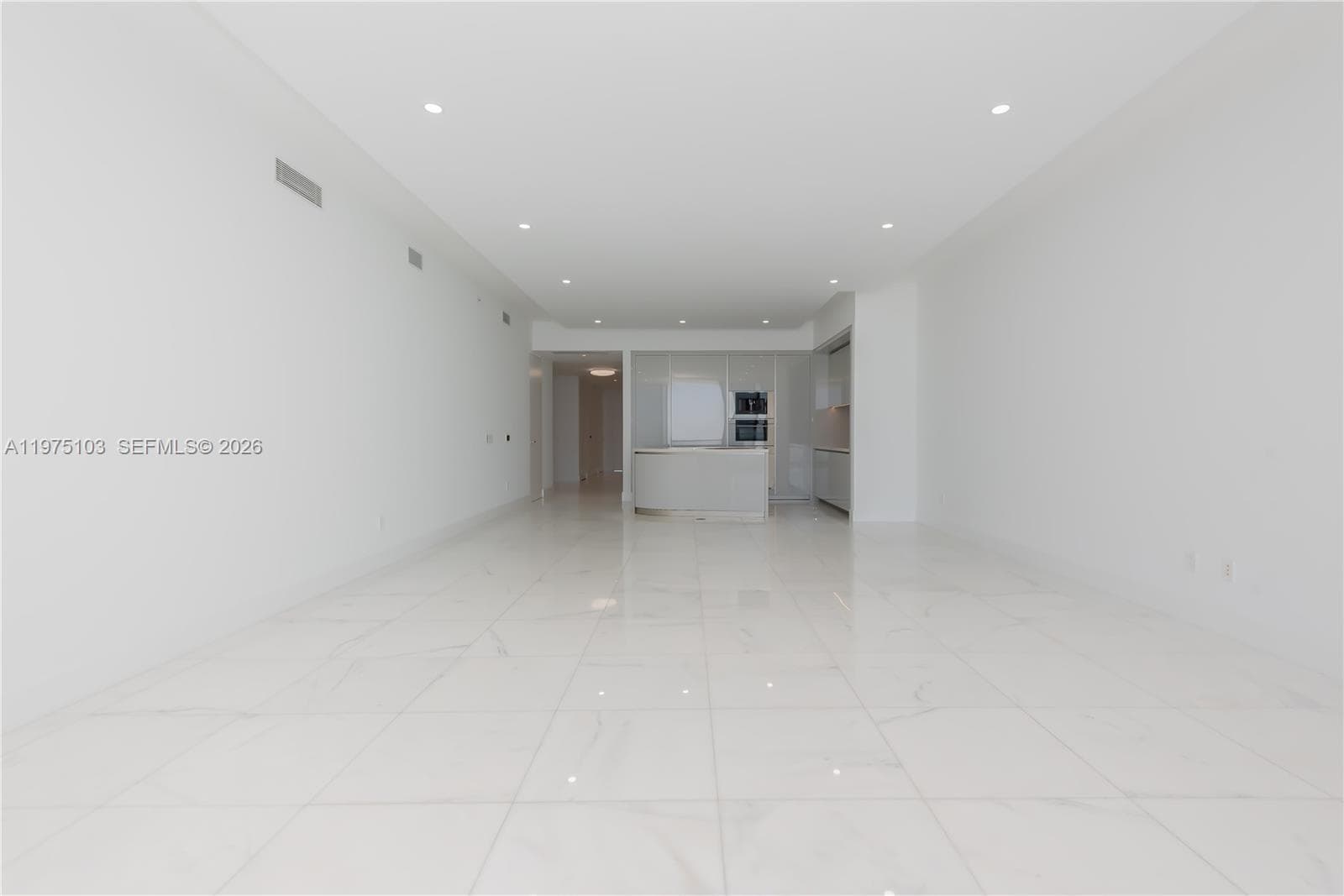 18975 Collins Ave 801 photo 17