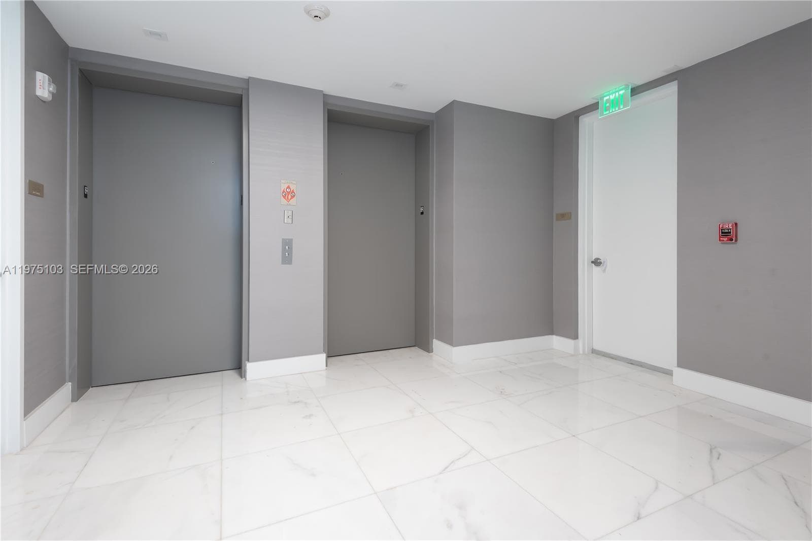 18975 Collins Ave 801 photo 12