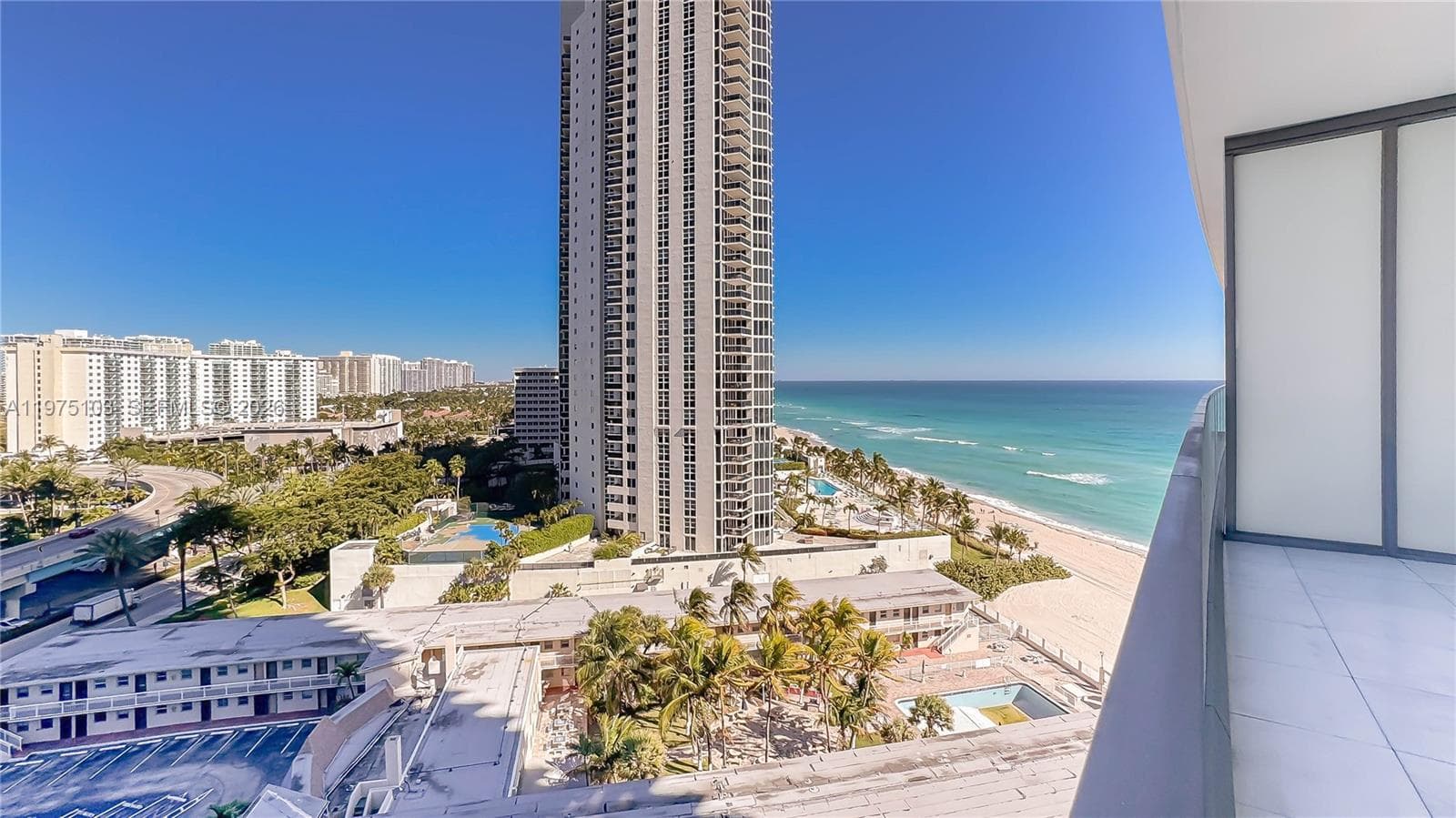 18975 Collins Ave 3