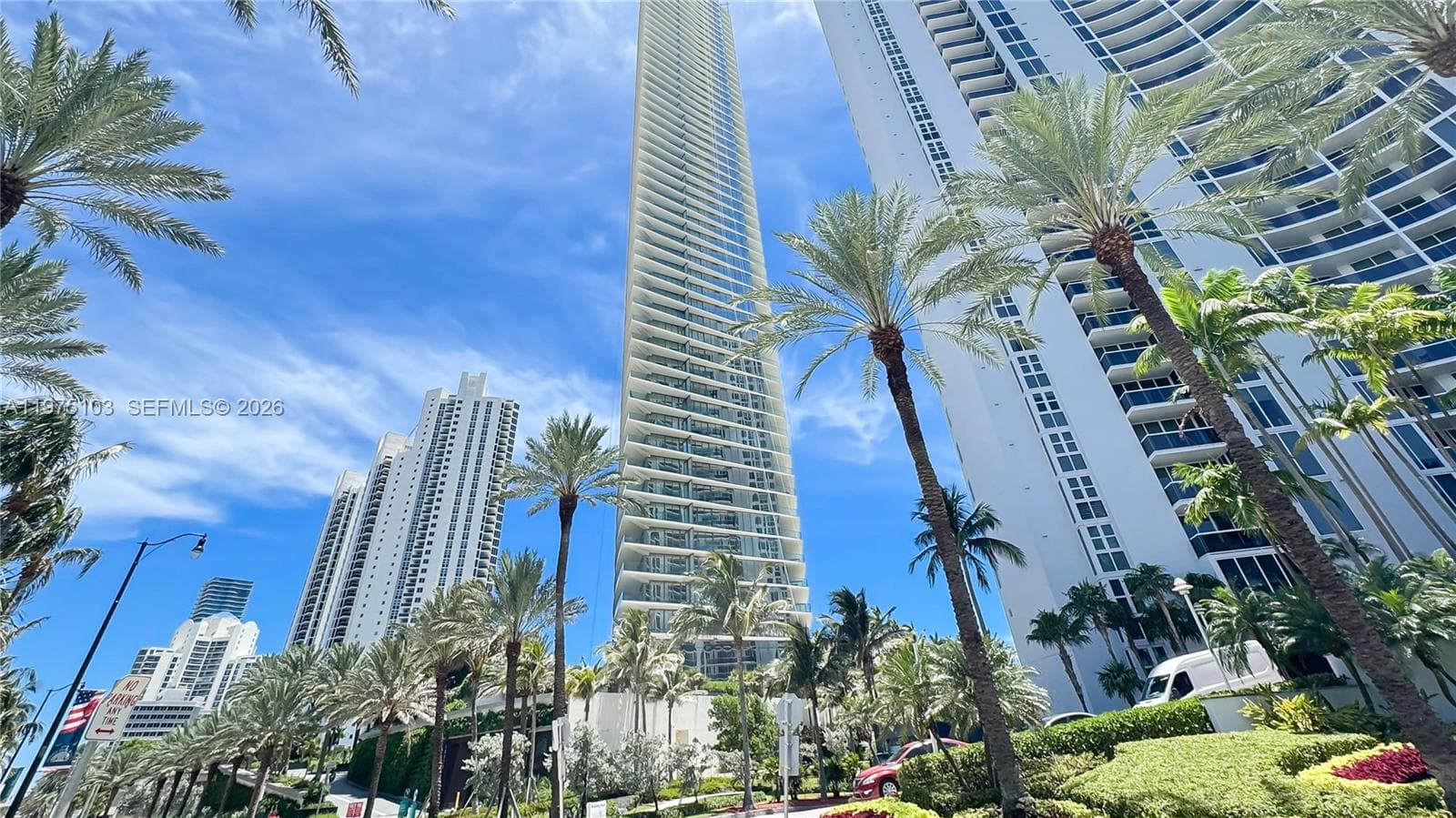 18975 Collins Ave 5