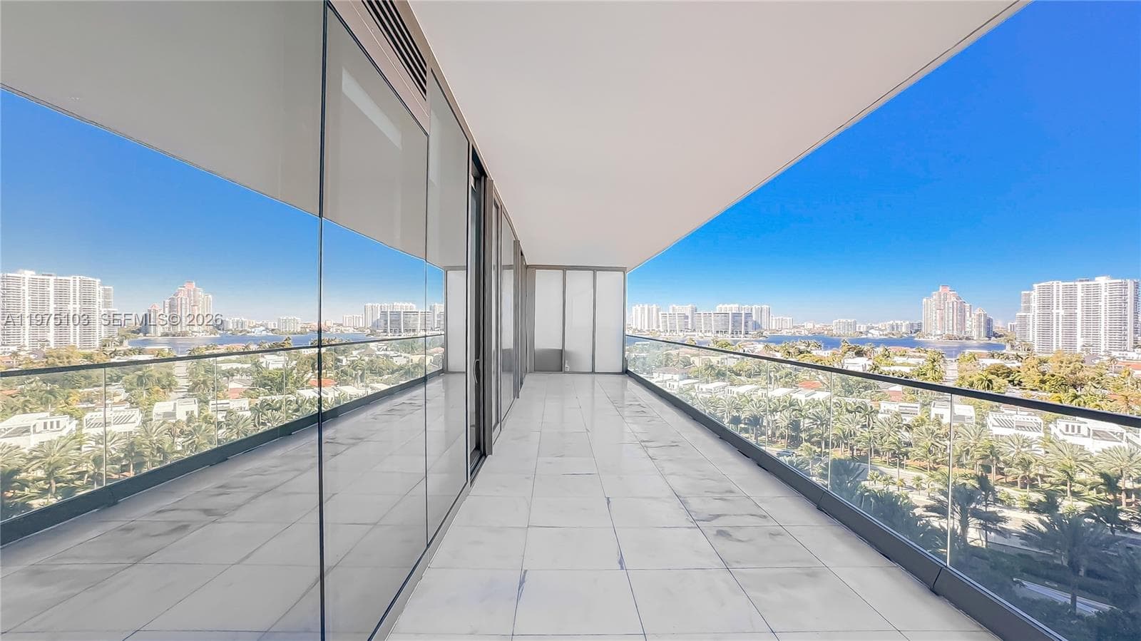 18975 Collins Ave 801 photo 10