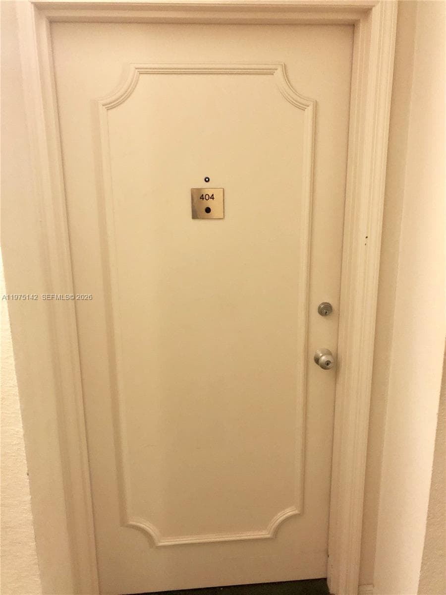 1408 Brickell Bay Dr 404 photo 4