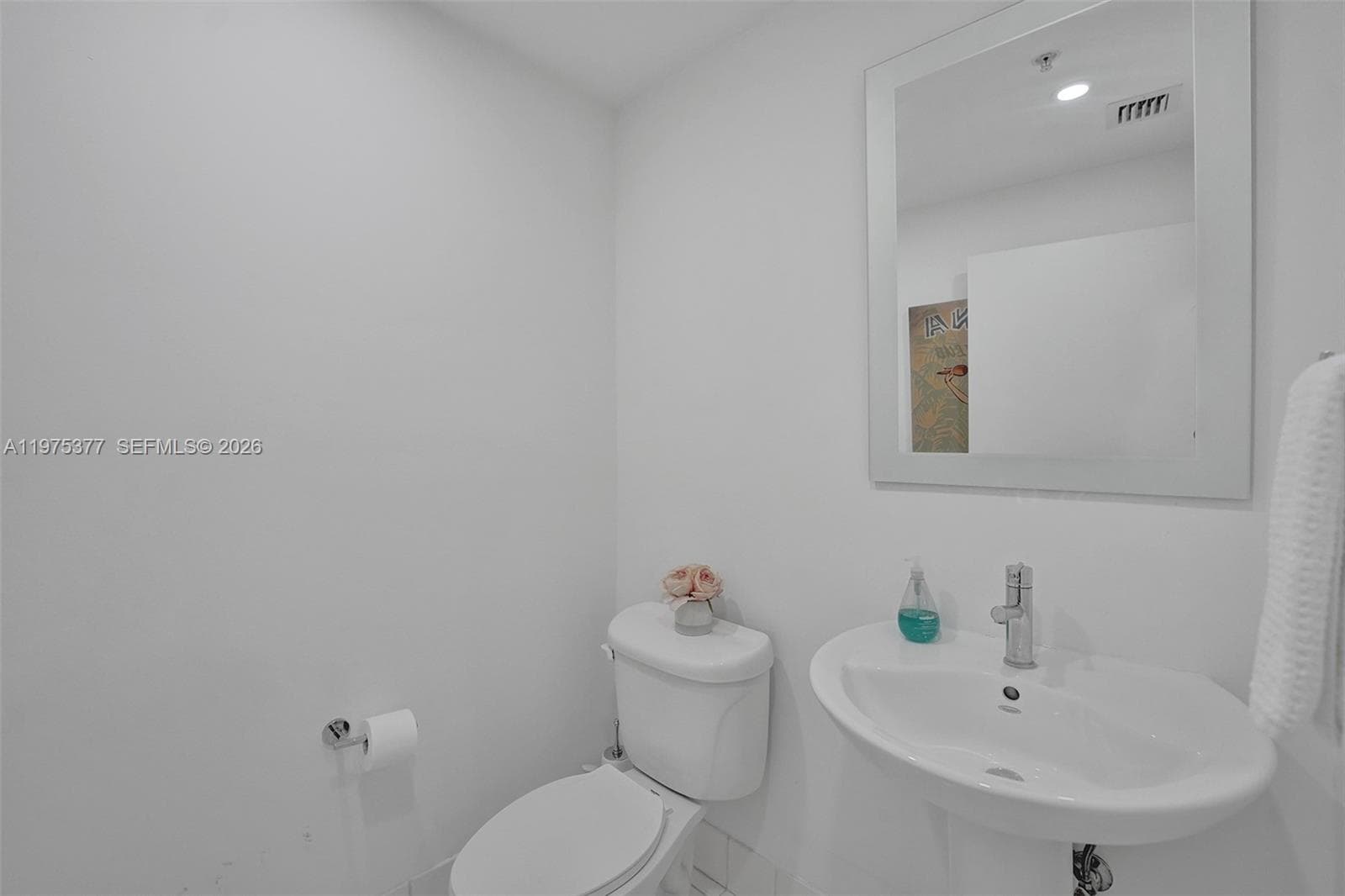 601 36th St 811 photo 12