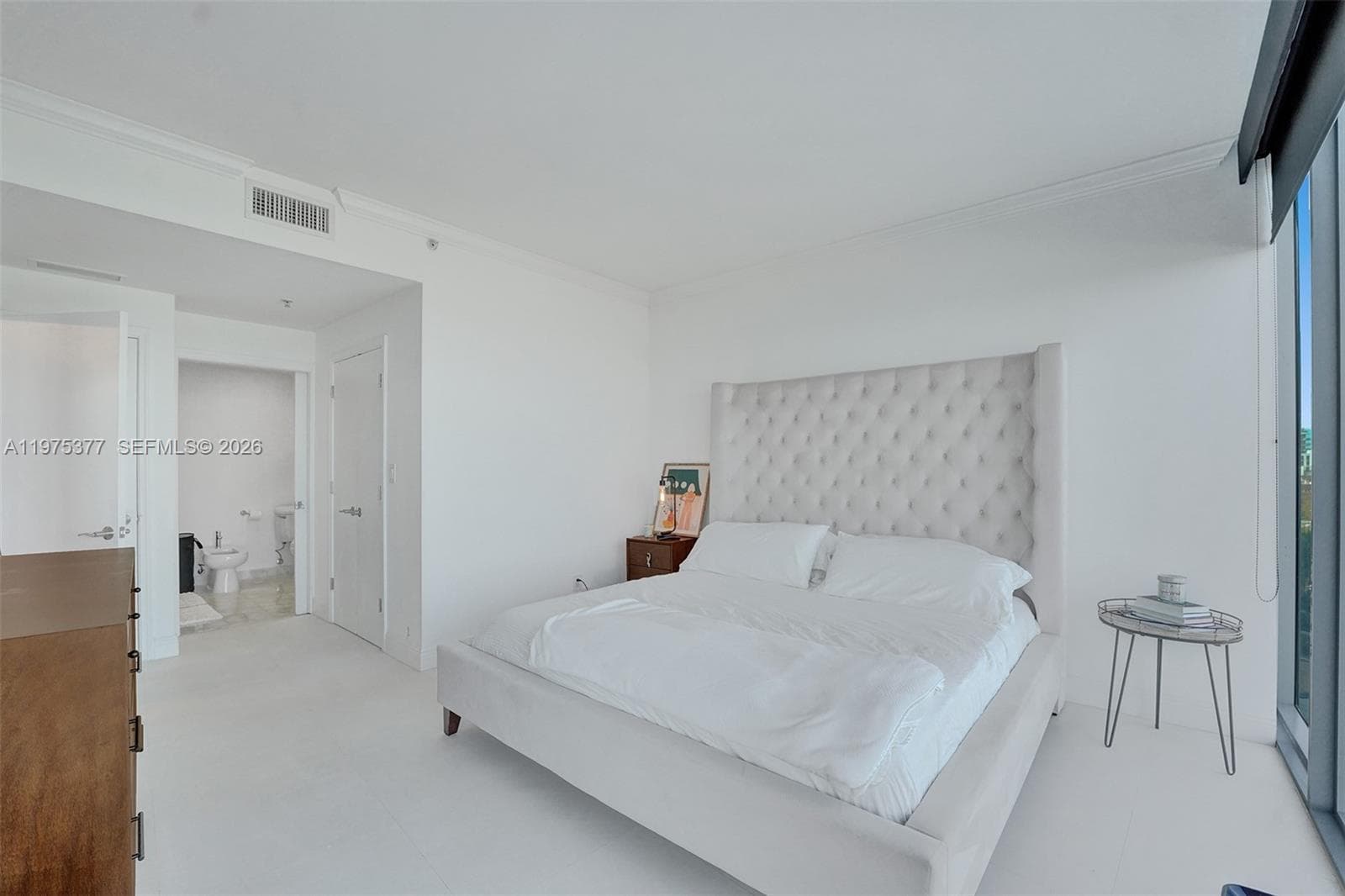 601 36th St 811 photo 7
