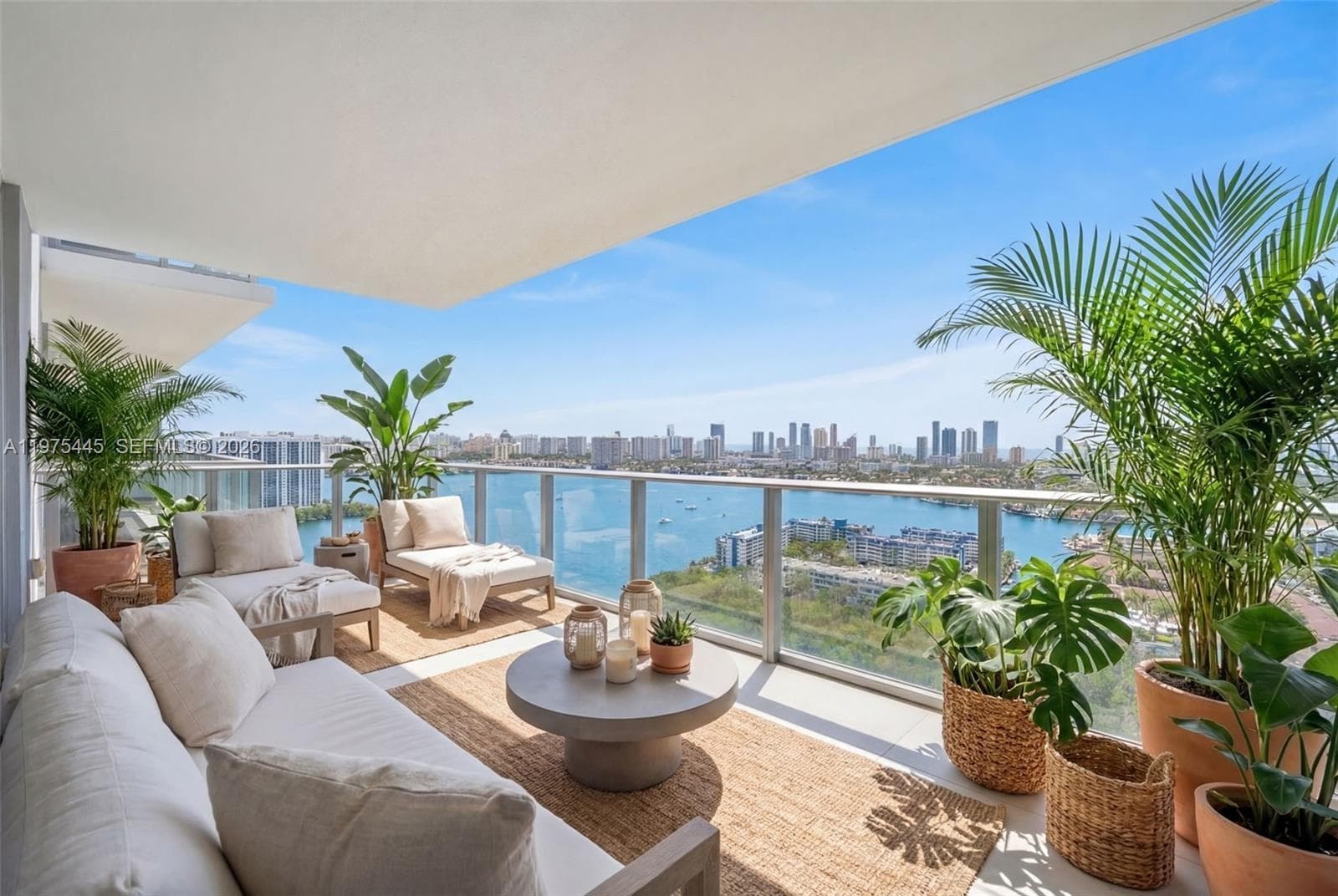 16385 Biscayne Blvd 2920 photo 2