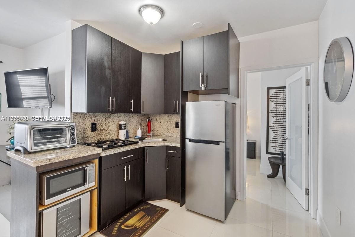 335 Ocean Dr 310 photo 6