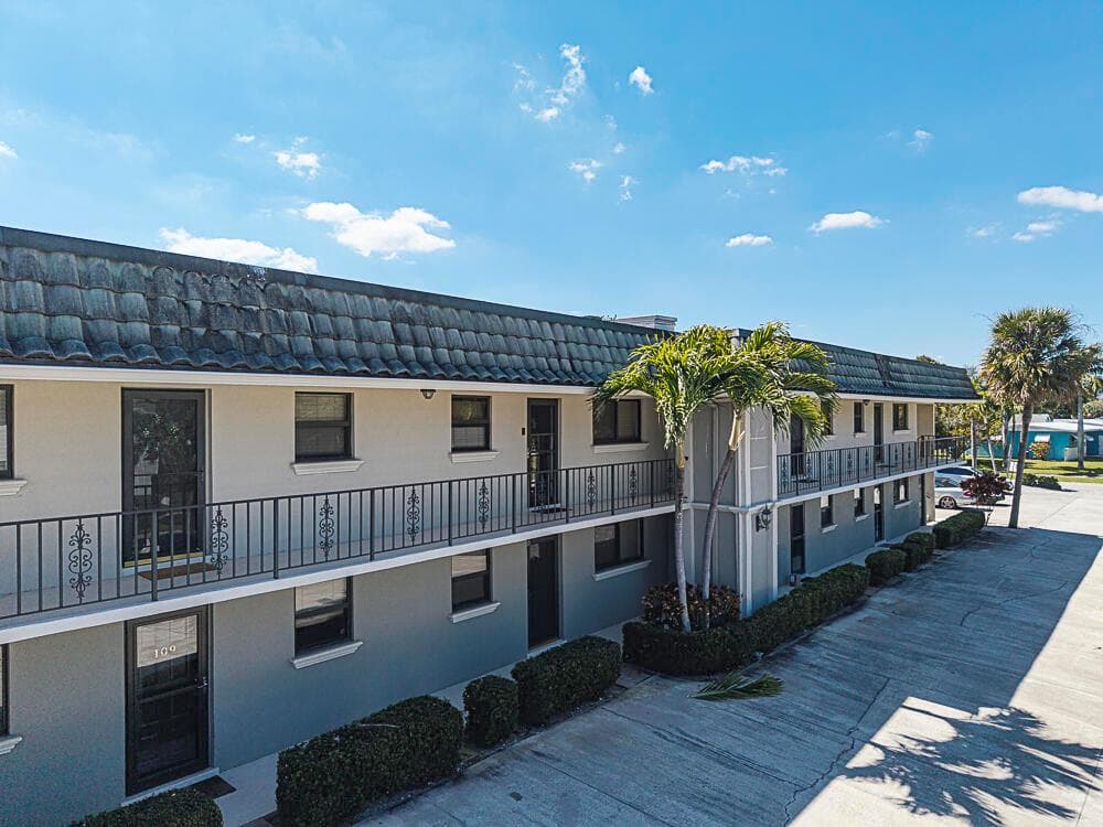 714 Northlake Court #208 1