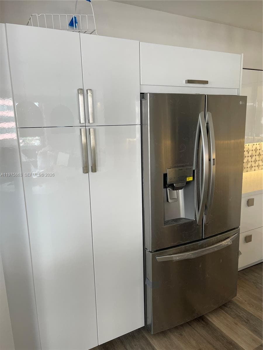 5161 Collins Ave 1012 photo 8