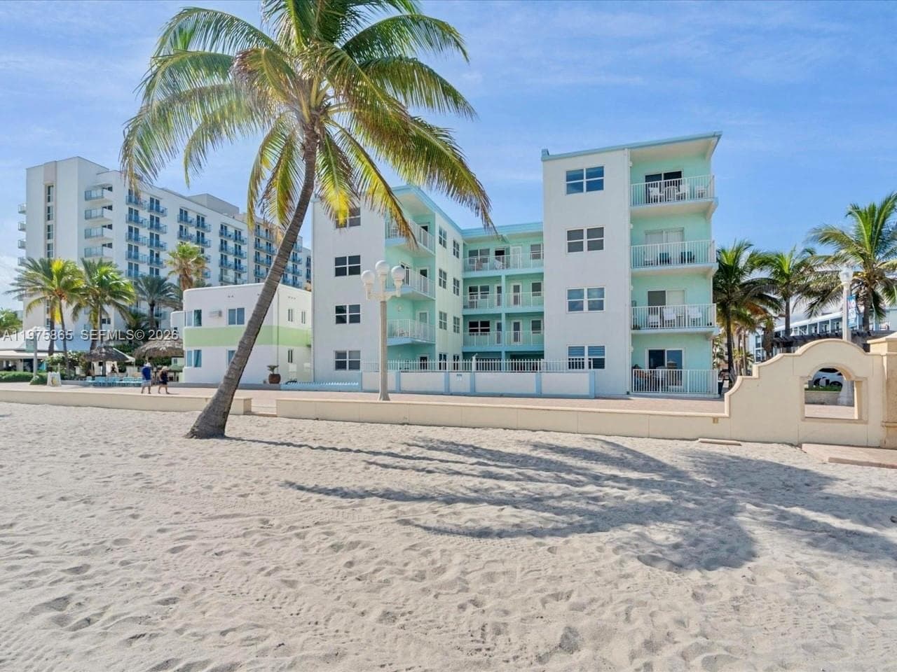 2600 N Surf Rd 403 photo 1