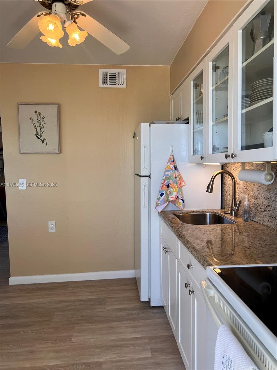 2600 N Surf Rd 403 photo 11