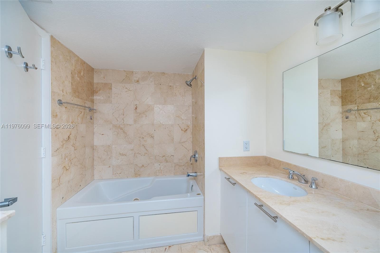 1800 N Bayshore Dr 2503 photo 17