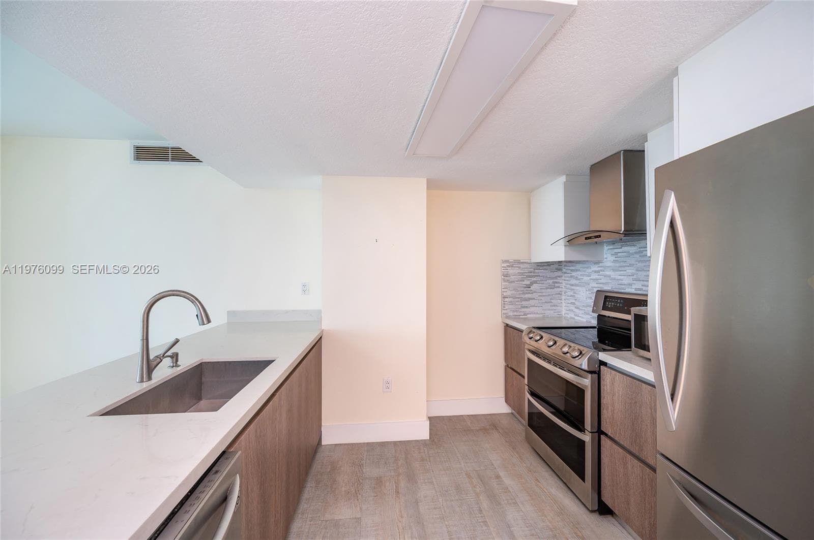 1800 N Bayshore Dr 2503 photo 9
