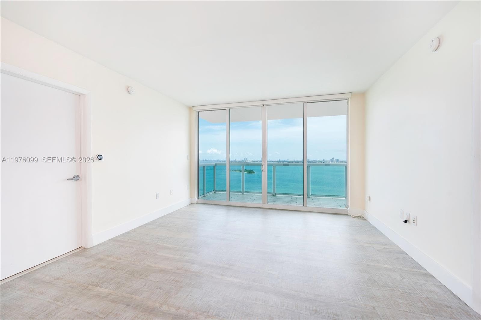 1800 N Bayshore Dr 2503 photo 4