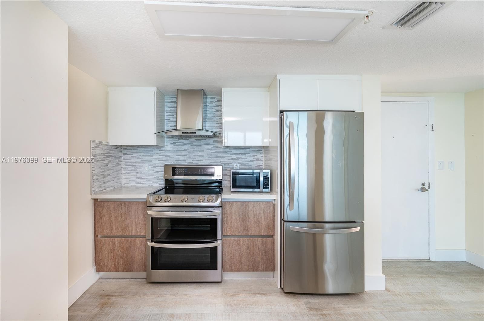 1800 N Bayshore Dr 2503 photo 8