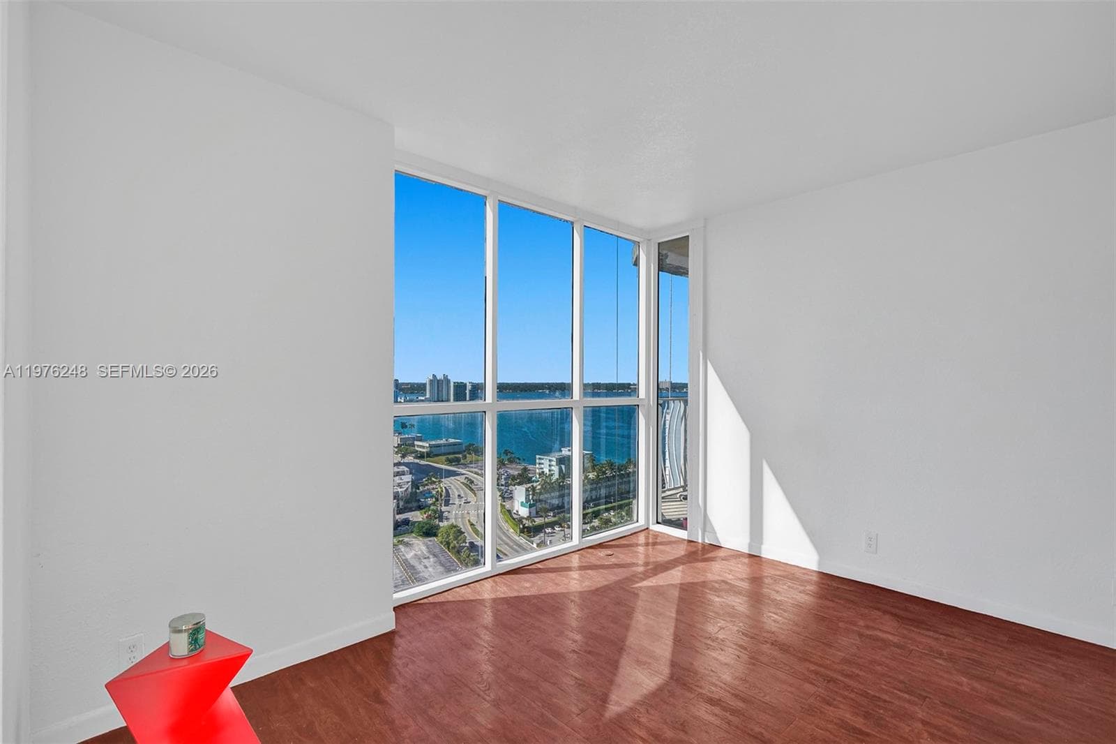 7601 E Treasure Dr 2205 photo 18