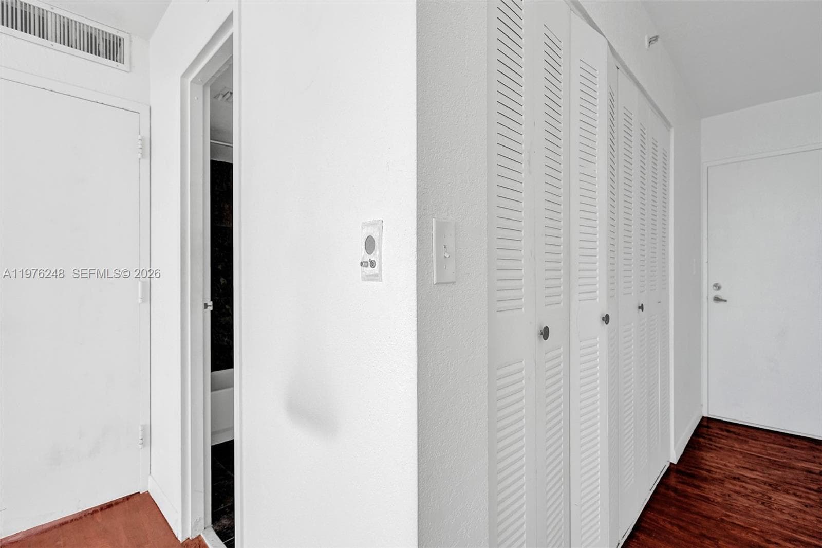 7601 E Treasure Dr 2205 photo 11