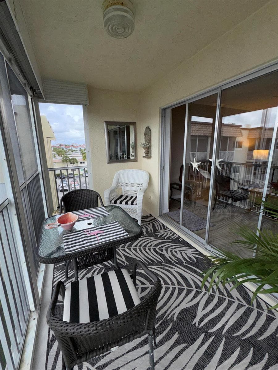650 Snug Harbor Drive G407 photo 20