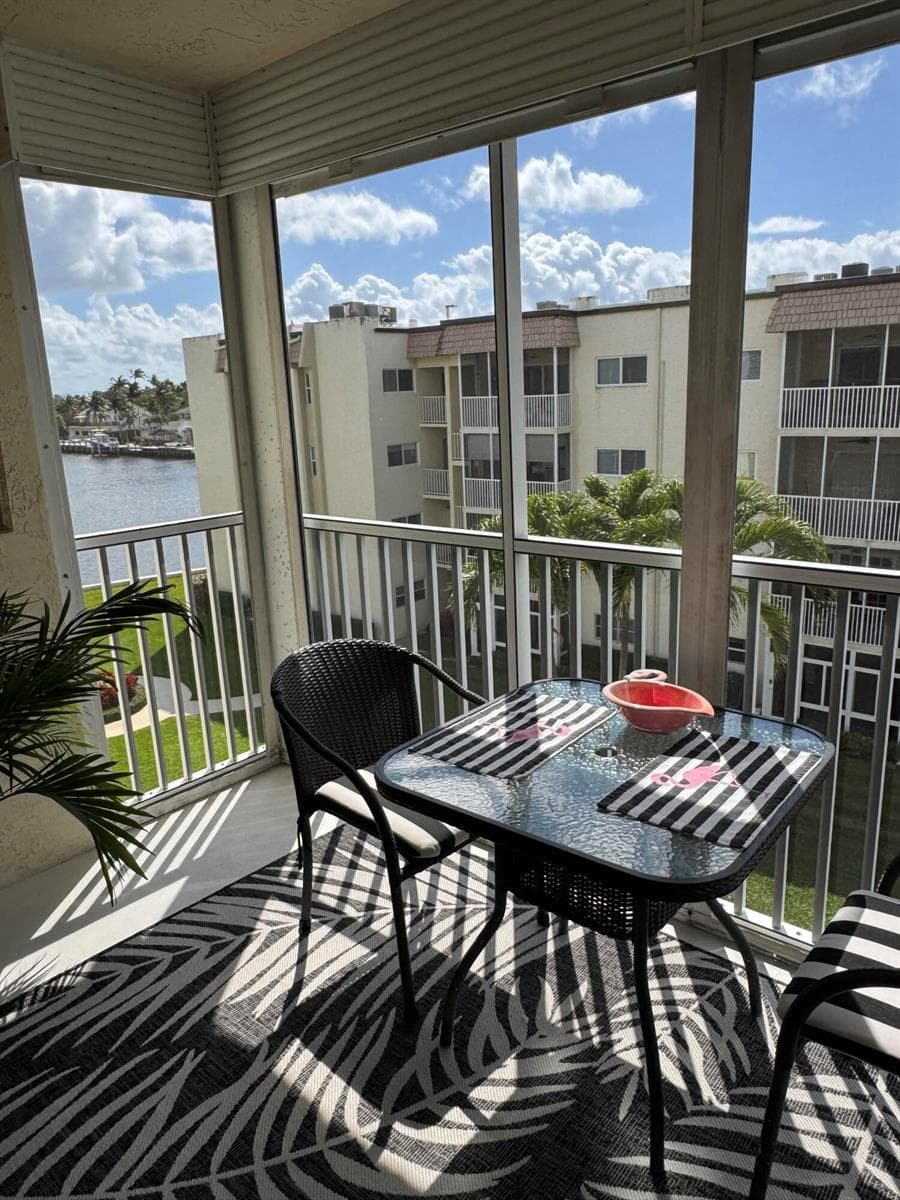 650 Snug Harbor Drive G407 photo 18