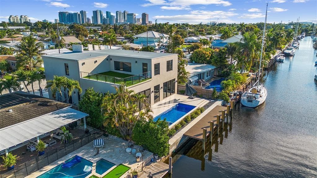 1212 Avocado Isle 2