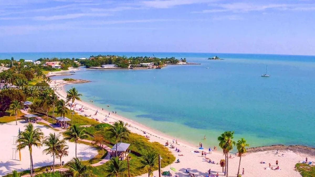 12400 Overseas Hwy photo 11