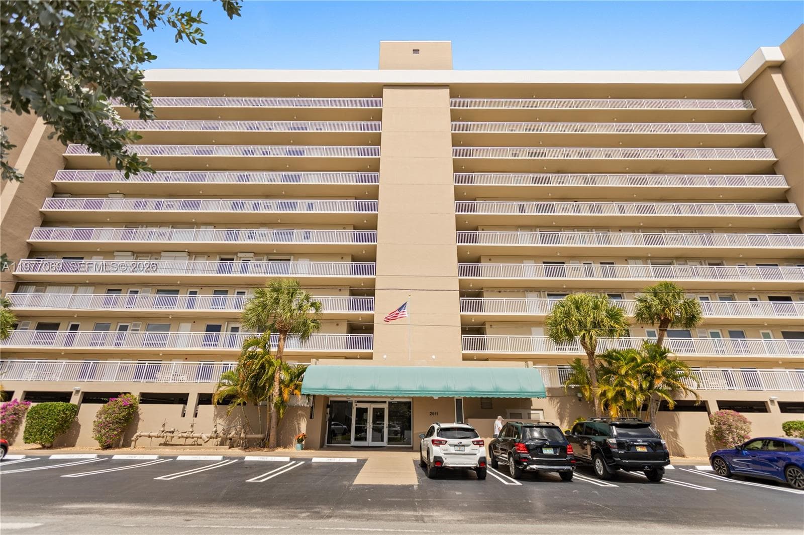 2611 Riverside Dr 901 photo 23