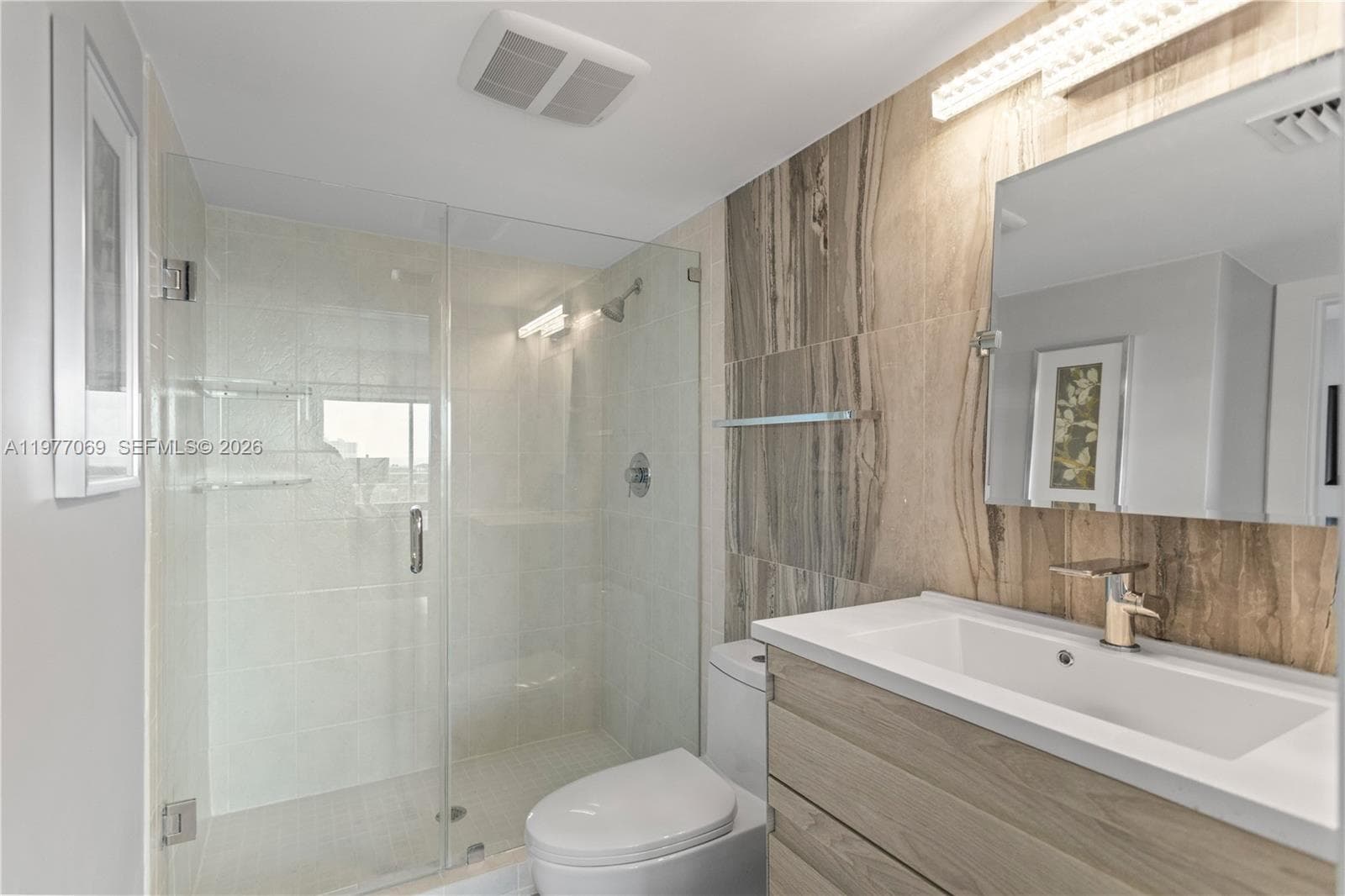 2611 Riverside Dr 901 photo 15