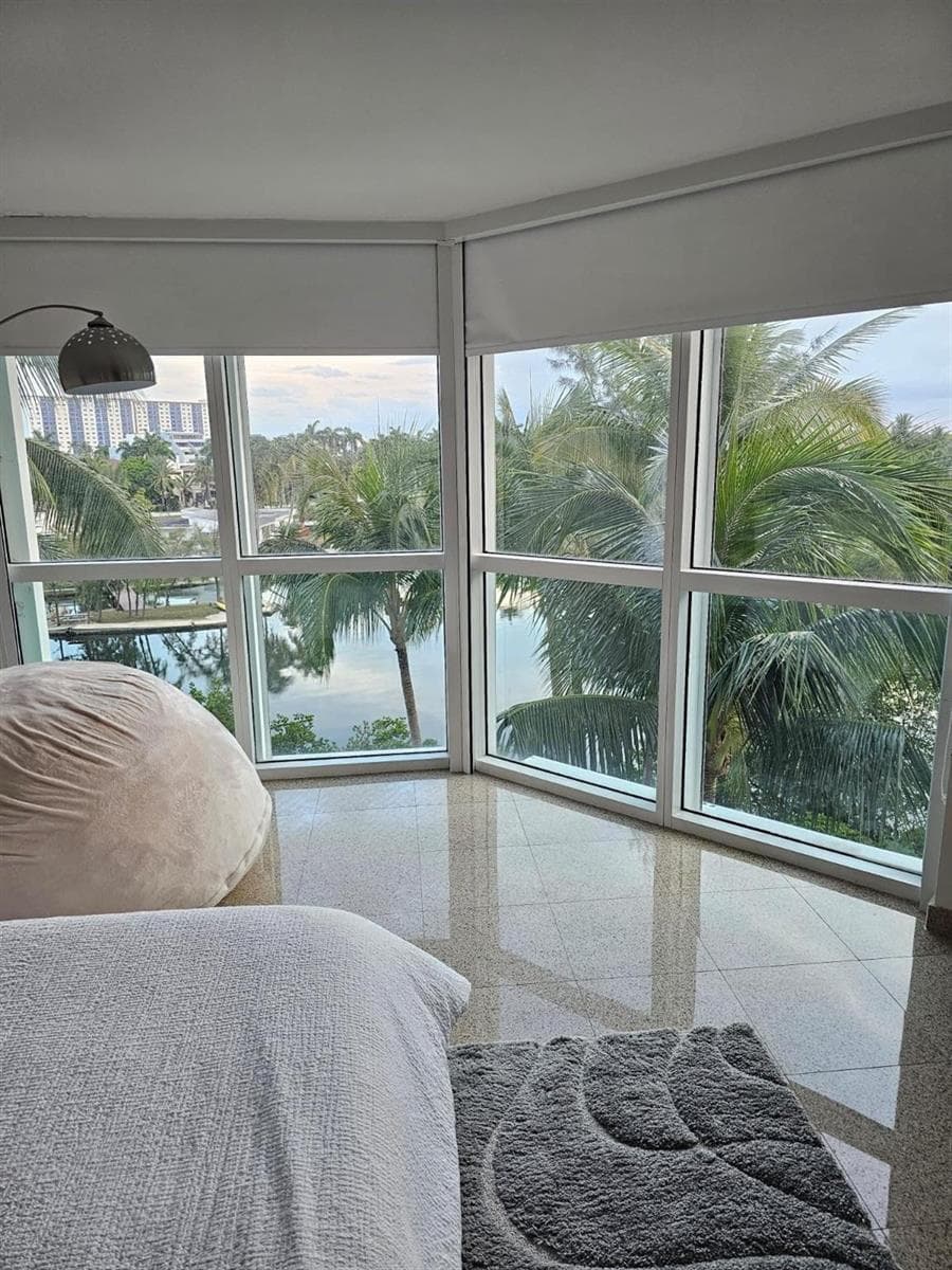 16500 Collins Avenue #356 3