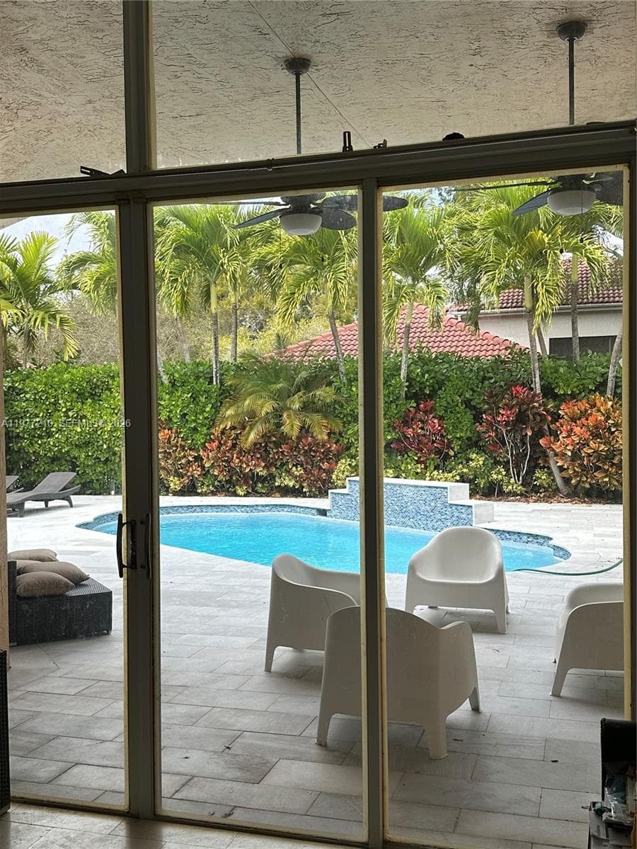 966 SPOONBILL CIR 4