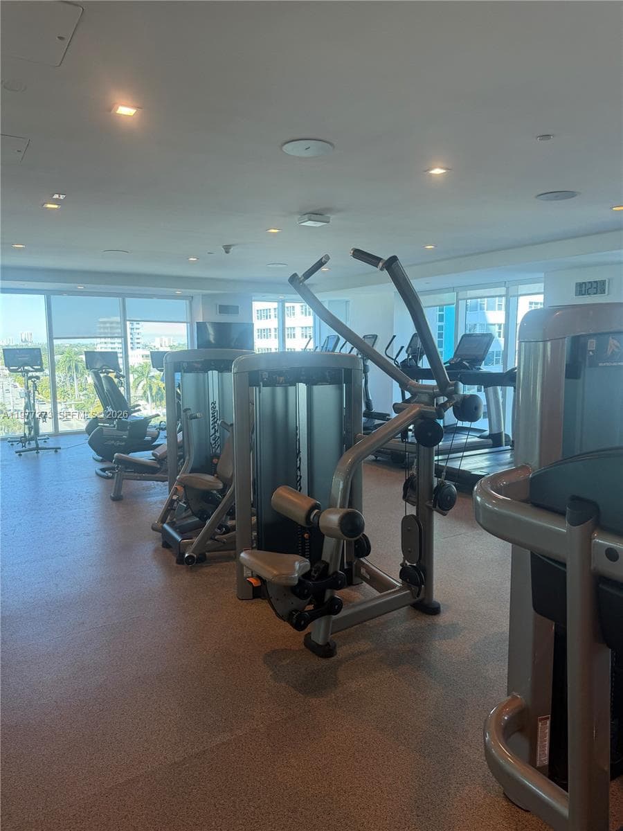 551 N Fort Lauderdale Beach Blvd R1810 photo 13