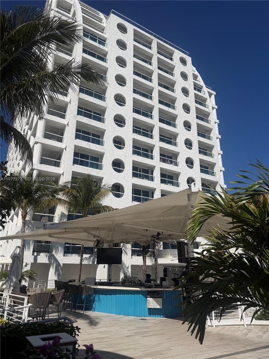 551 N Fort Lauderdale Beach Blvd R1810 photo 4