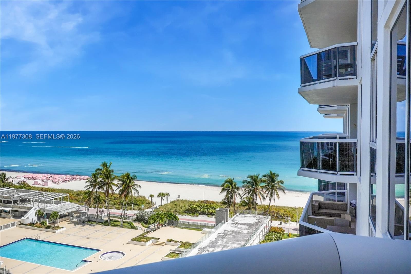 4779 Collins Ave 1007 photo 1