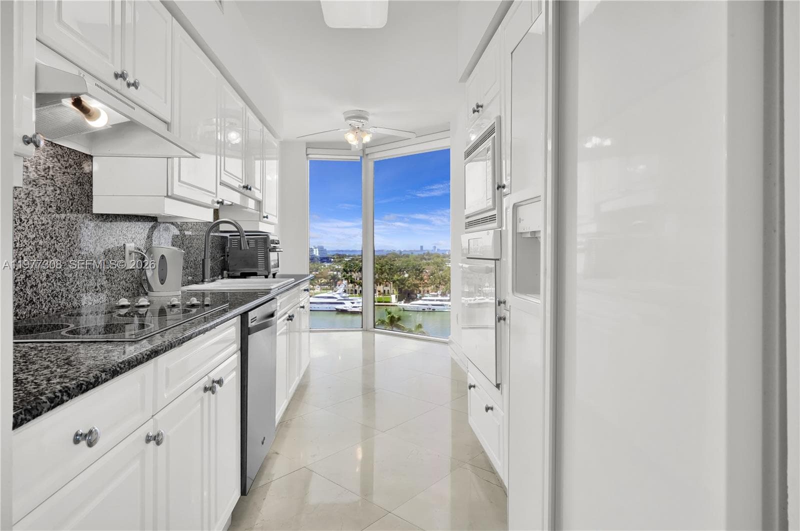 4779 Collins Ave 1007 photo 20