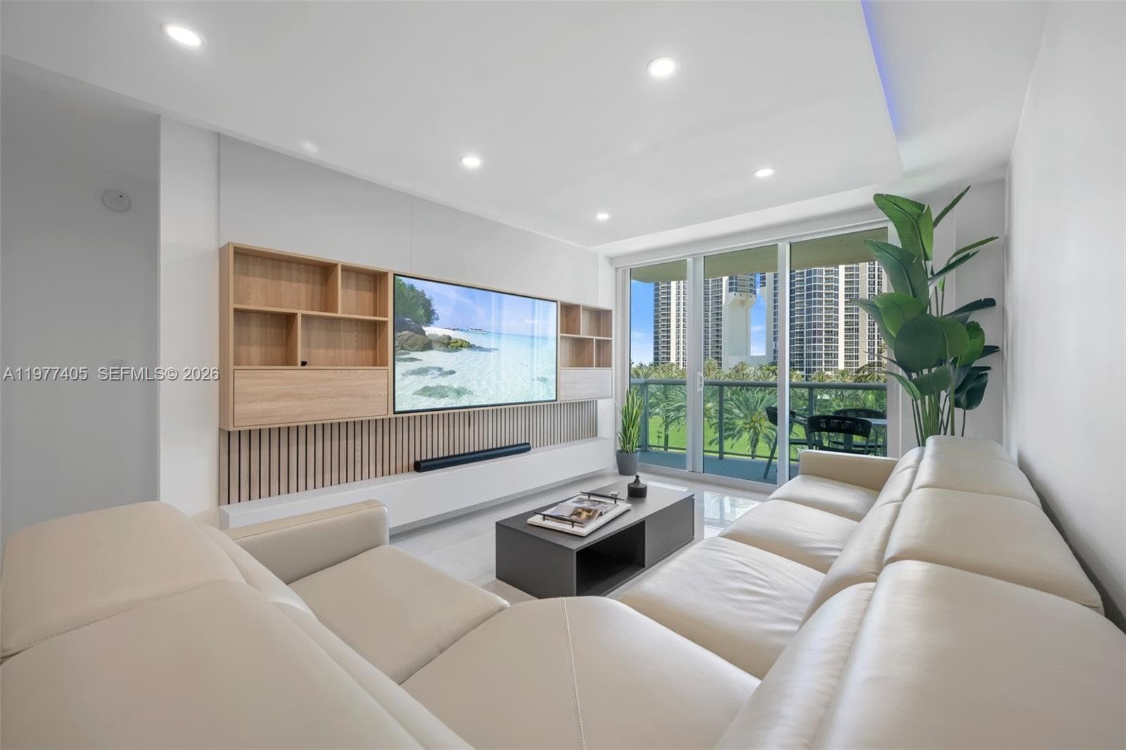 19370 Collins Ave 507 photo 4