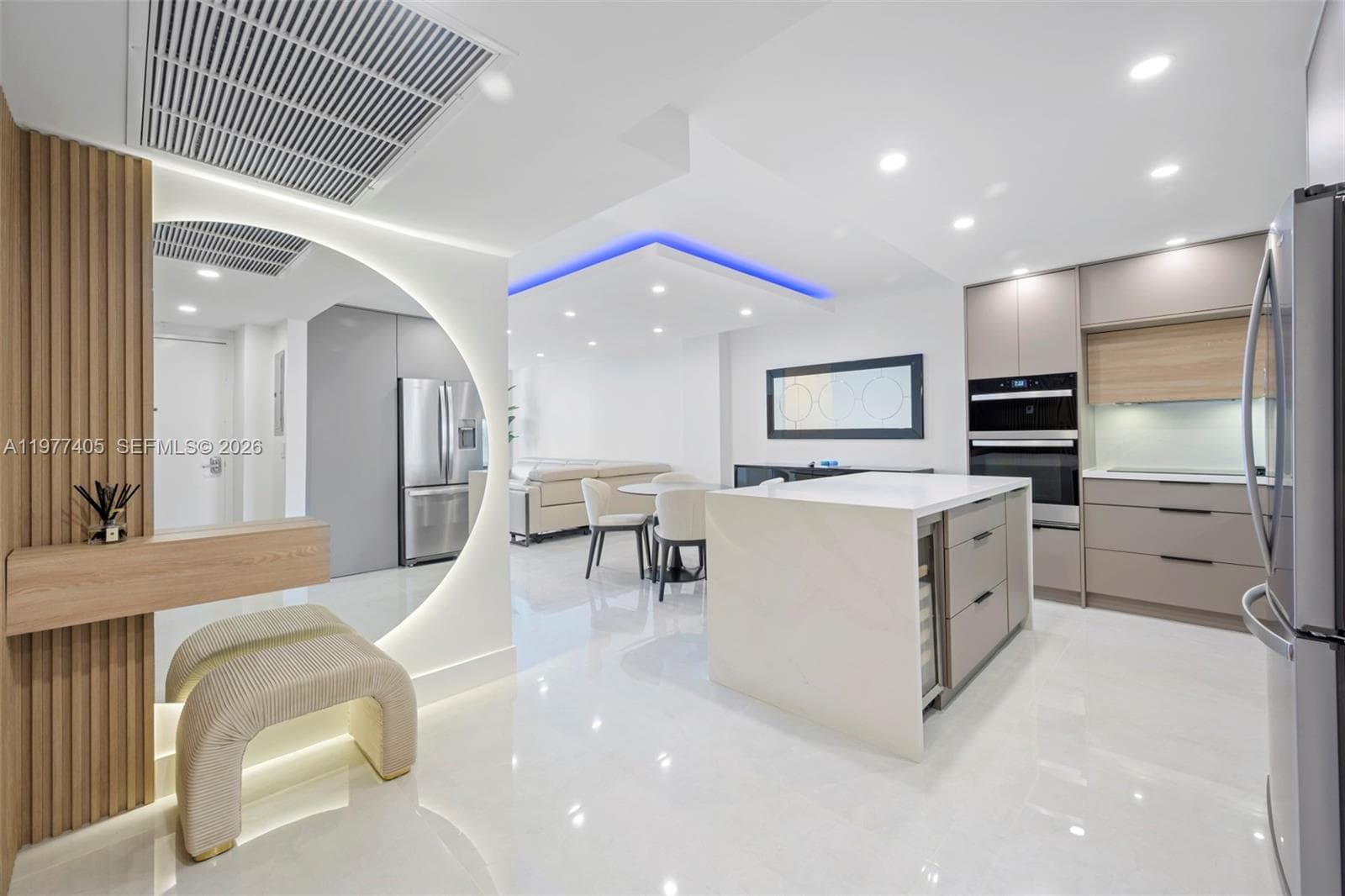19370 Collins Ave 507 photo 8