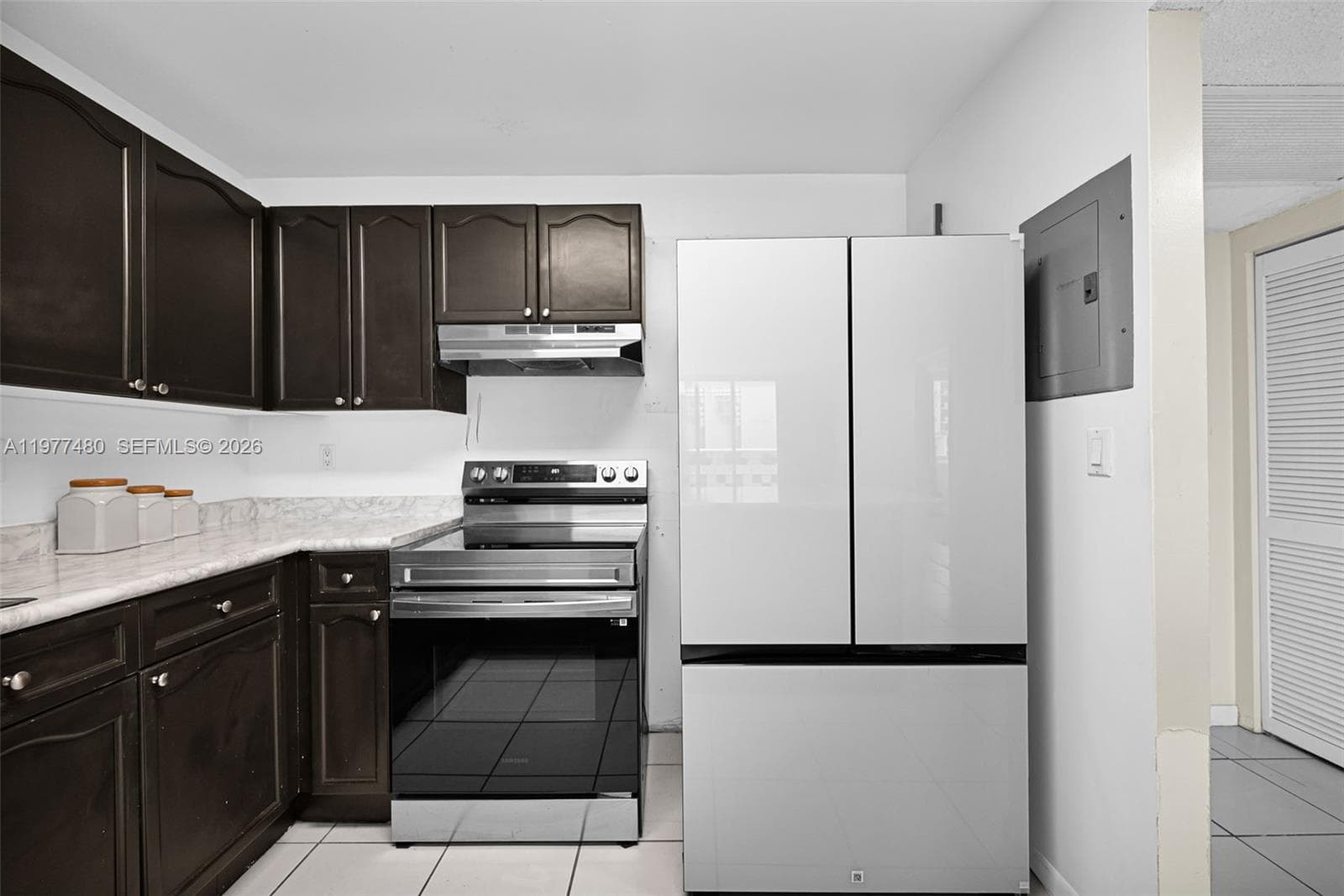 2301 Collins Ave 802 photo 3