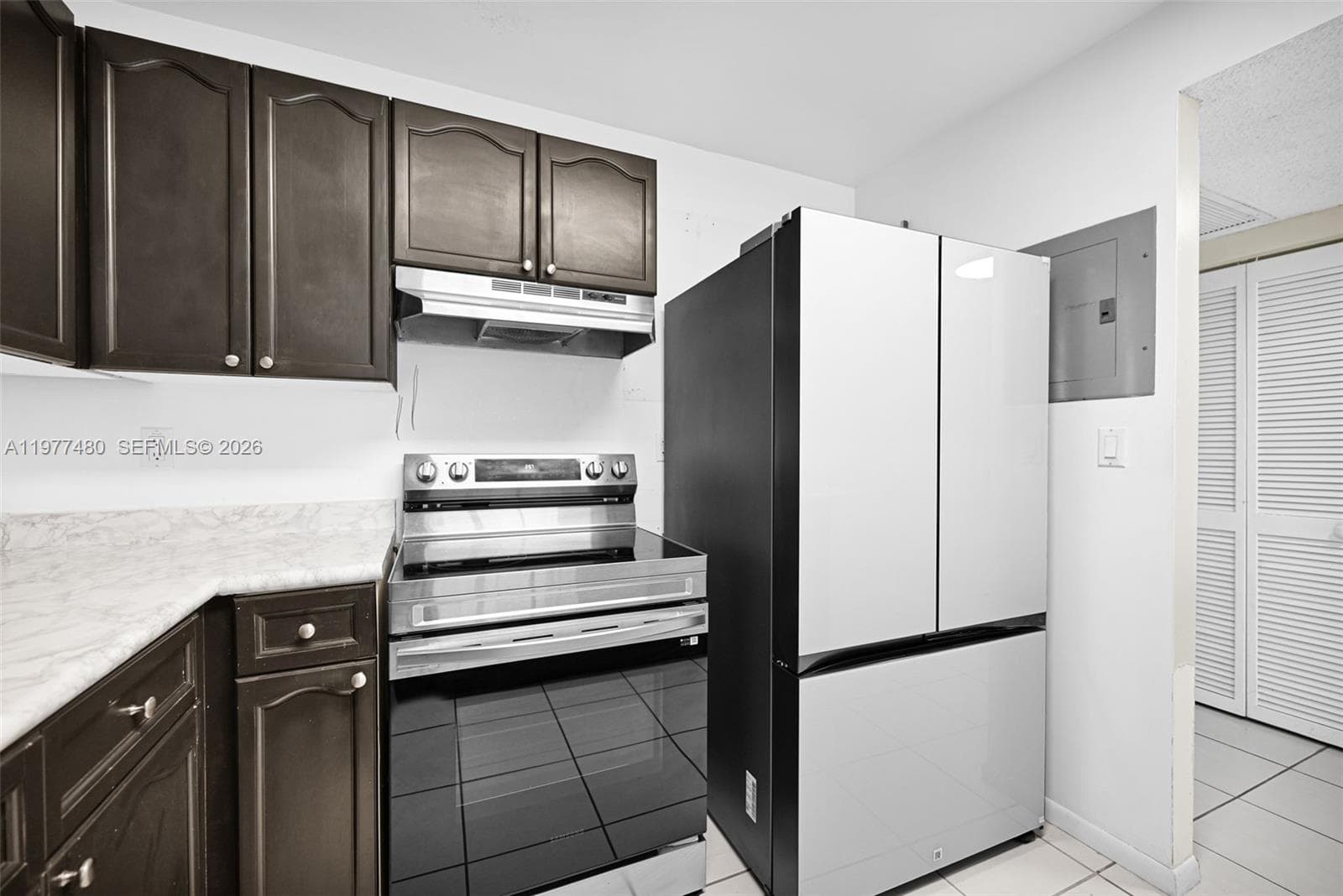 2301 Collins Ave 802 photo 4