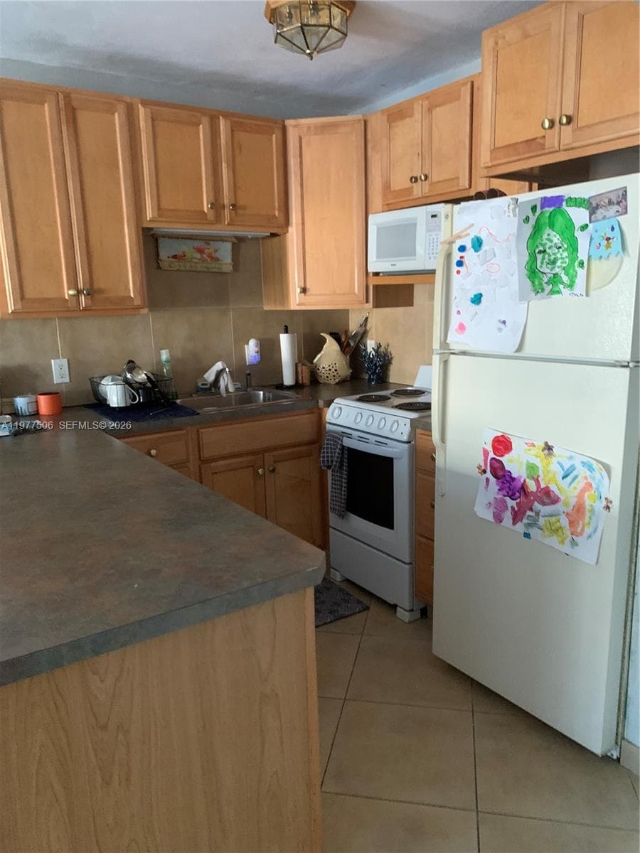 322 Taylor St 2D photo 11