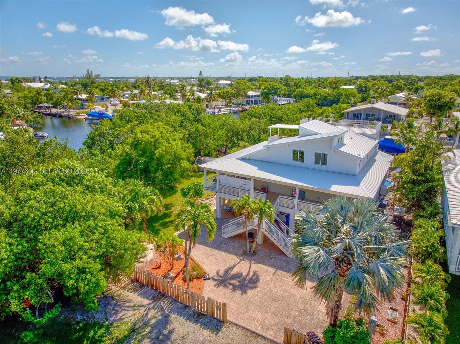 894 Ellen Dr 1