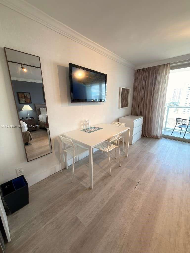 19201 Collins Ave 933 photo 10