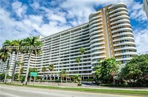 5555 Collins Ave 15W photo 2