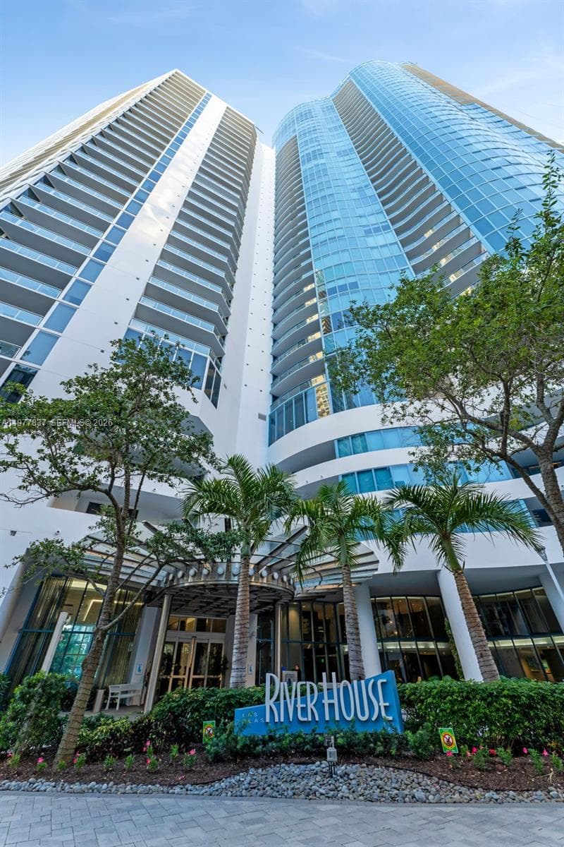 333 Las Olas Way 1