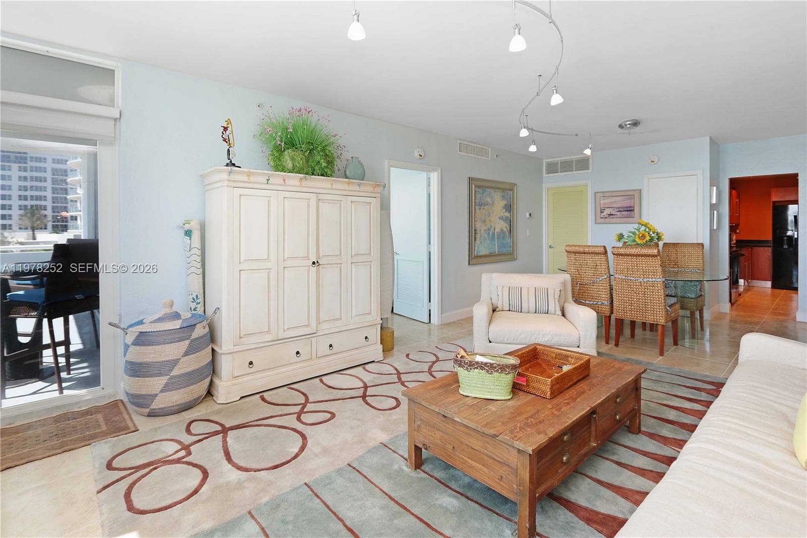 3001 Ocean Dr 411 photo 6
