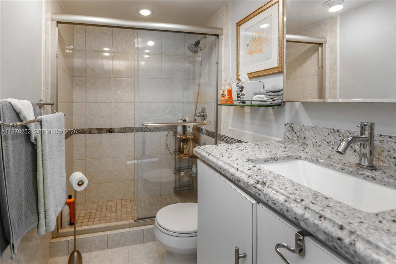 3001 Ocean Dr 411 photo 17