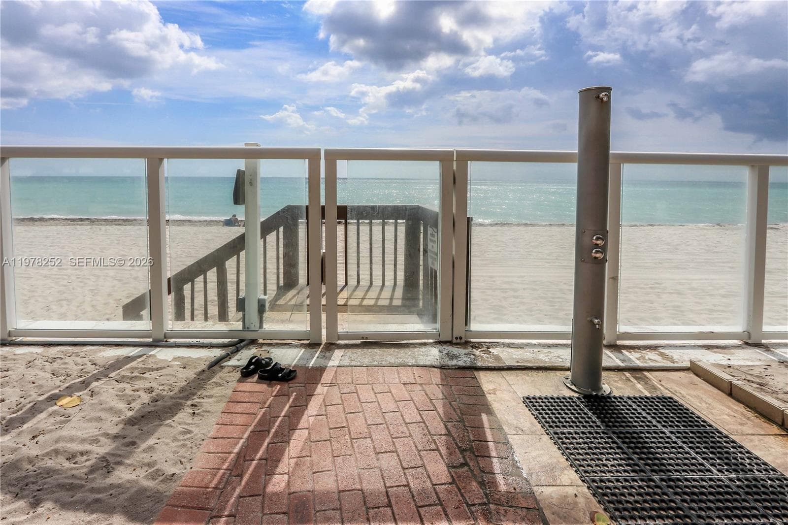 3001 Ocean Dr 411 photo 22