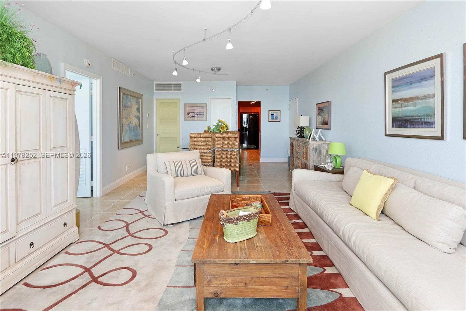 3001 Ocean Dr 411 photo 7