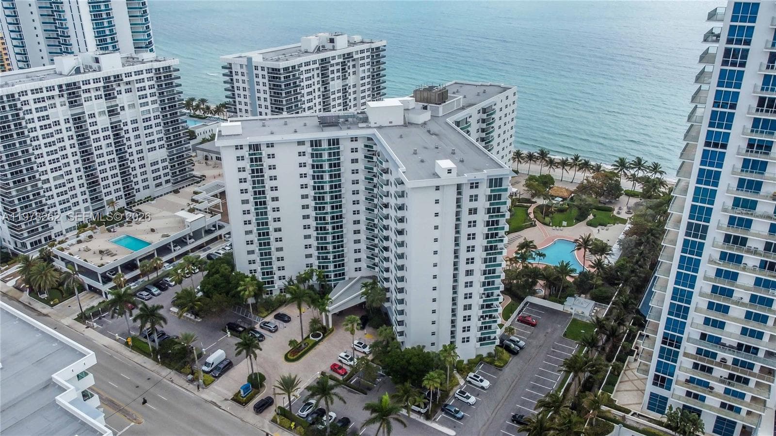 3001 Ocean Dr 411 photo 20